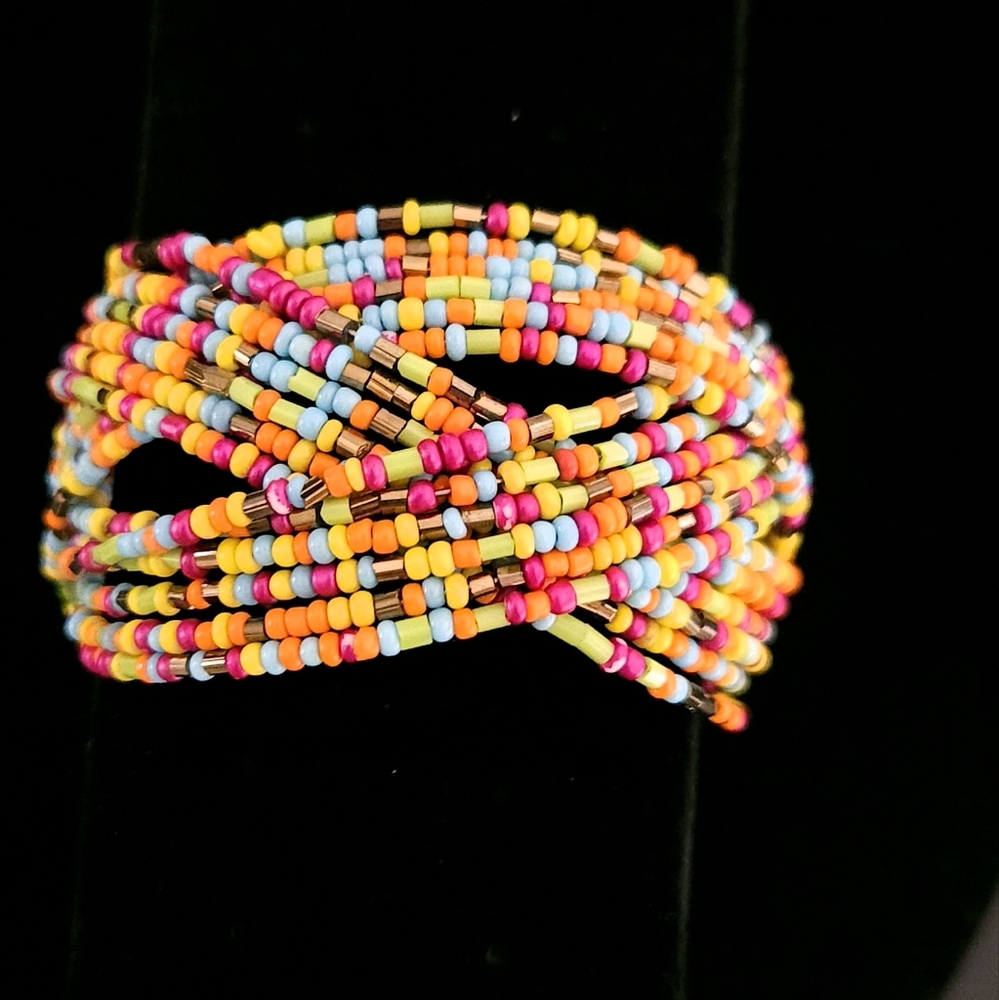 Multicolor Sead Bead and Wire Cuff Bracelet